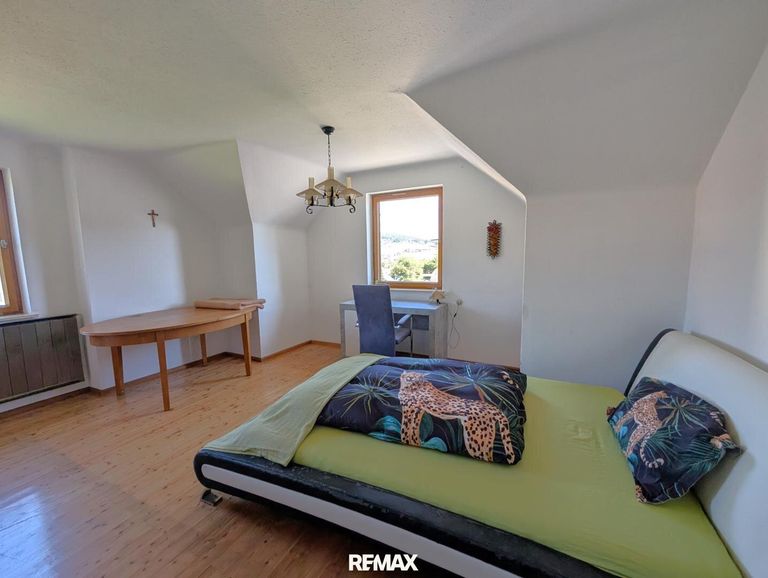 Zimmer 1 OG
