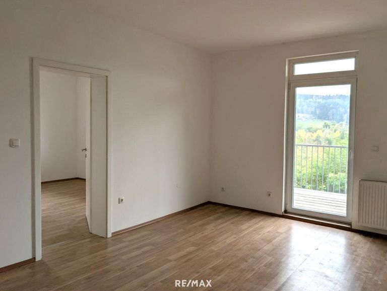 Zimmer mit Balkonzugang