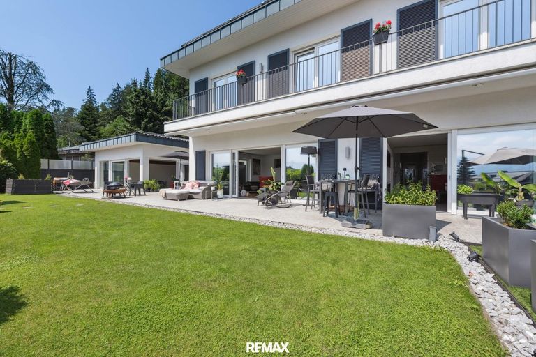 Hausansicht von der Gartenseite 