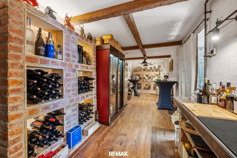 gemütlicher Weinkeller 