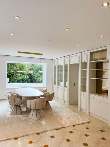 PHOTO-2025-10-13-12-16-04_web/titel