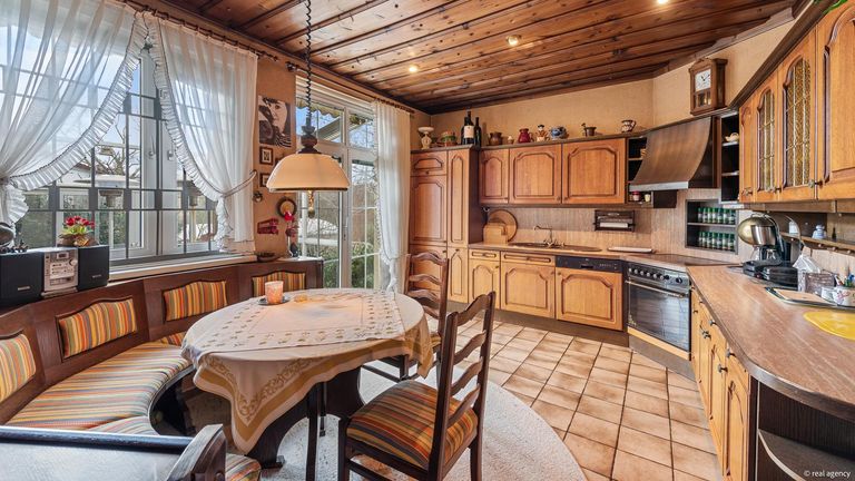 Küche mit Essbereich