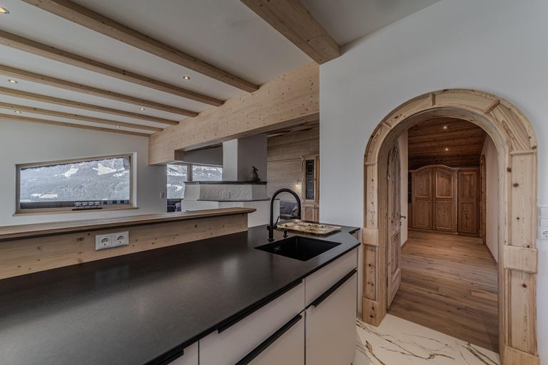 offenes Wohnen/Essen/Kochen mit Kachelofen