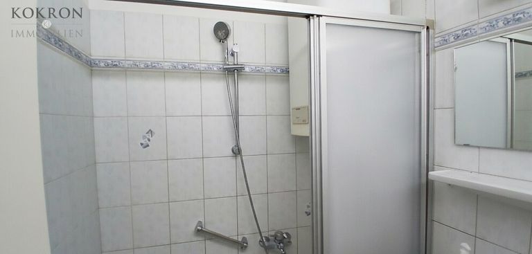 Badezimmer mit Wanne