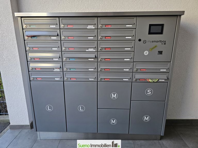 Briefkasten und Paketannahmesystem