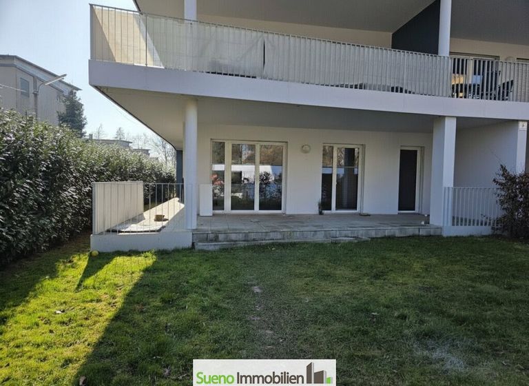 Gartenansicht mit Terrasse