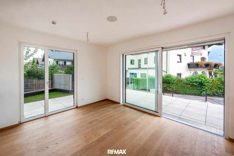 Wohnzimmer mit Terrasse