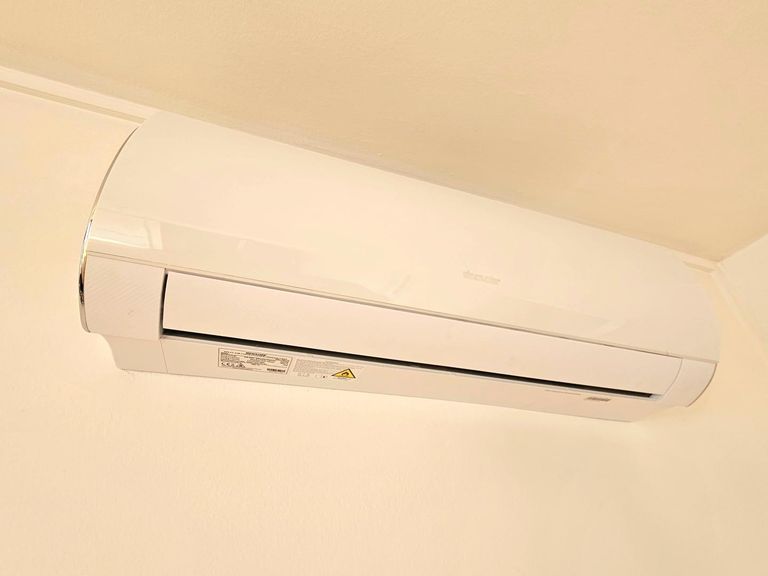 Klimaanlage im Wohnbereich + gr. SZ