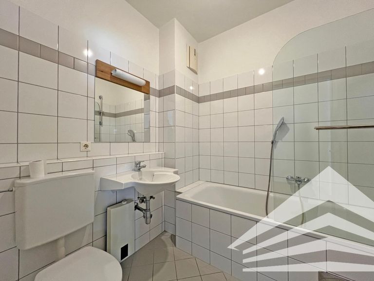 Badezimmer inkl. Wanne und WC