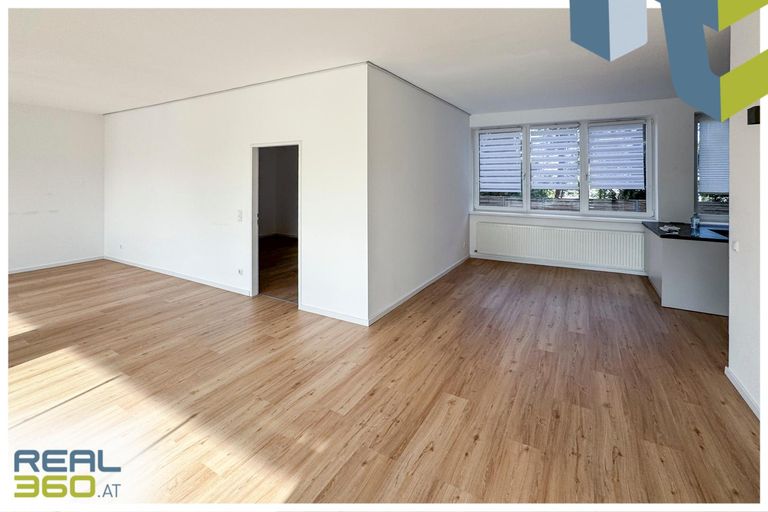 Wohn- Essbereich mit abgetrenntem Schlafzimmer