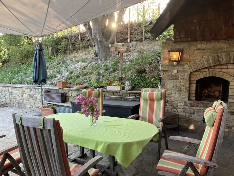 Feierabend am Kamin im Freien...