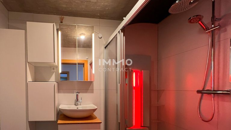 Wellness-Dusche mit Infrarot-Sauna