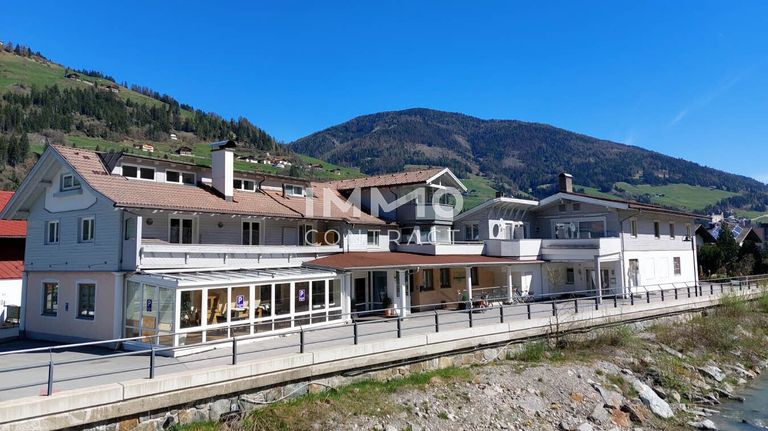 Ansicht Gesamtliegenschaft