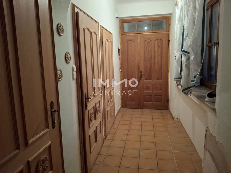 Zugang zur neben Gebäude