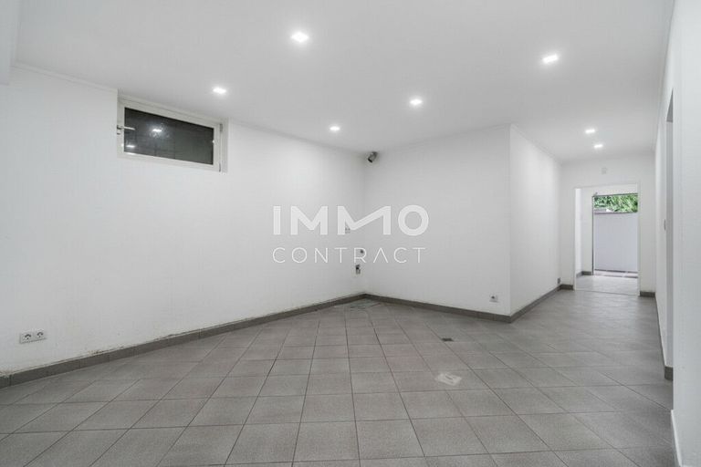 Abstellraum mit Waschmaschinen- & Saunaanschluss