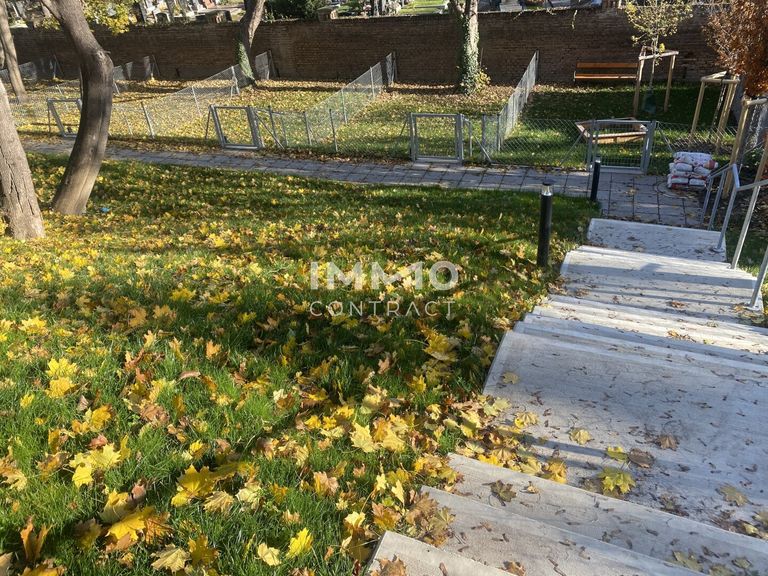 Treppe in die Gartenebene