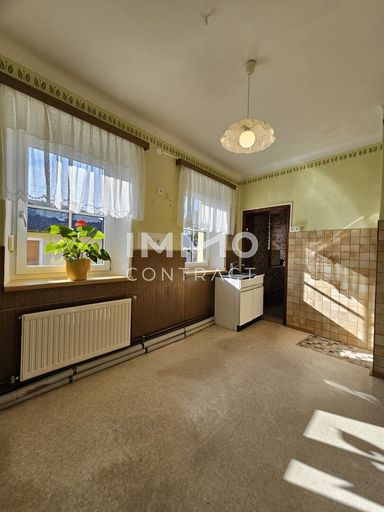 EG - Zimmer sanierungsbedürftig