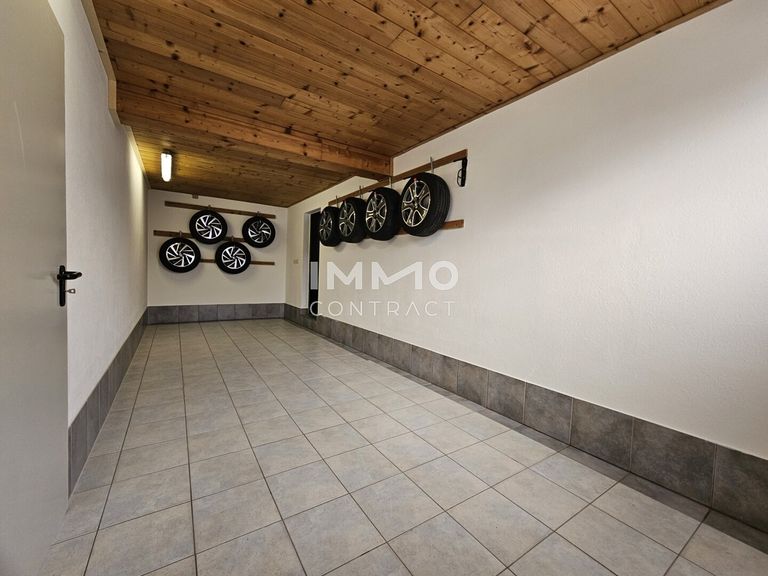 Abstellraum 1 neben Garage