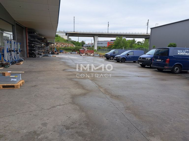 Parkplatz im Betriebsgelände