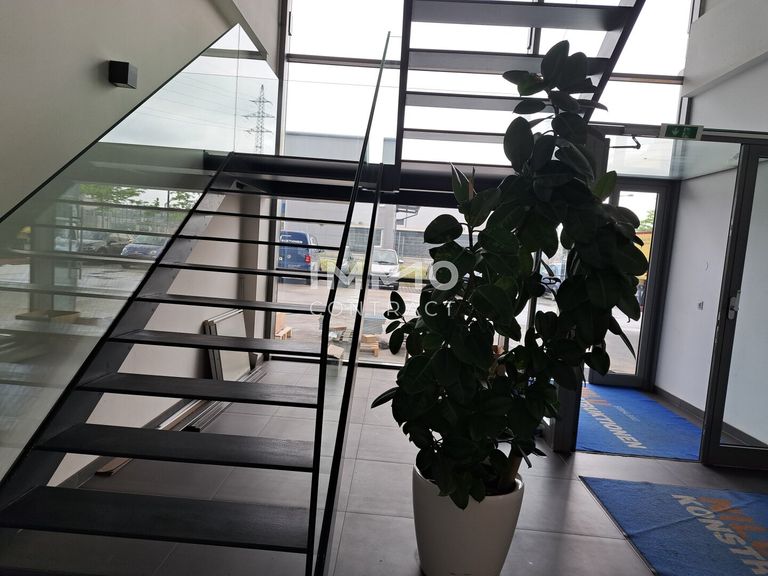 Aufgang vom Zentralgebäude