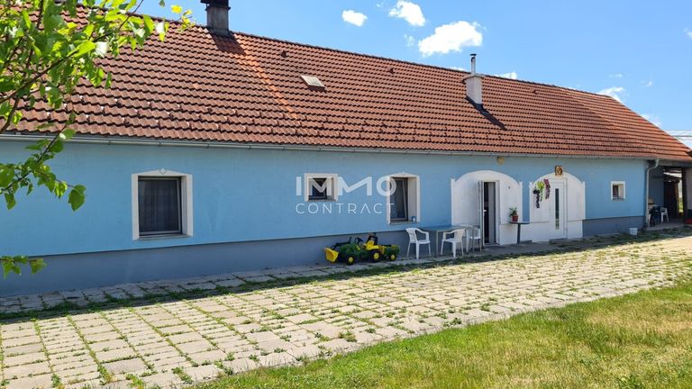 12cf6aff-9392-4ad6-944c-63f80c7bfcf1