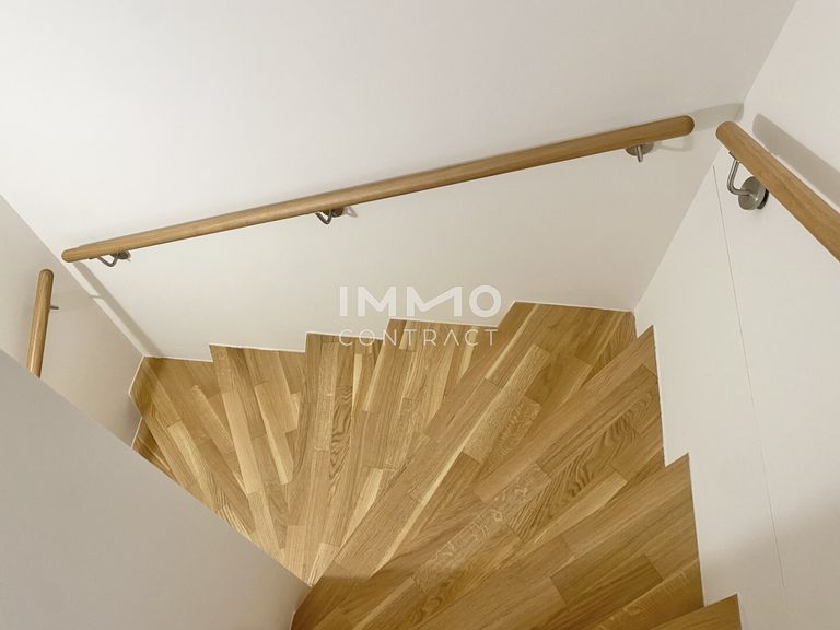 Treppe in die Gartenebene