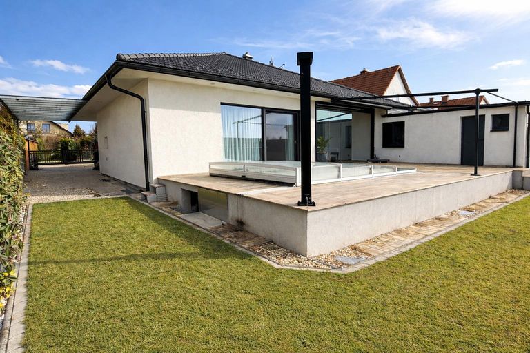 Ansicht Haus Gartenseite (2)