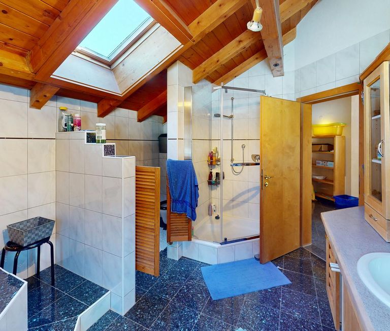 Prutz - Haus - Badezimmer