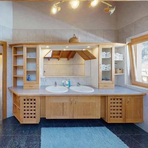 Prutz - Haus - Badezimmer