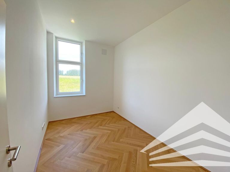 Kinderzimmer / Homeoffice