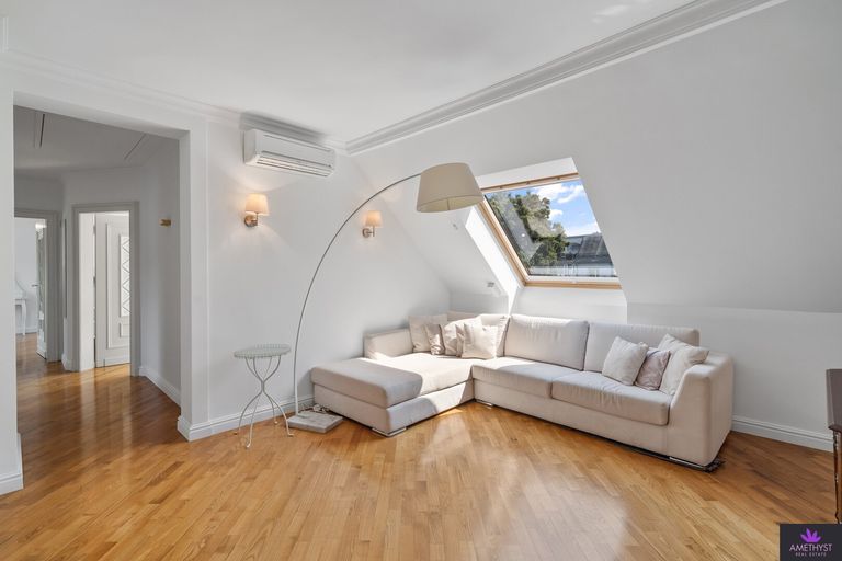 Offener Wohnbereich im Dachgeschoss