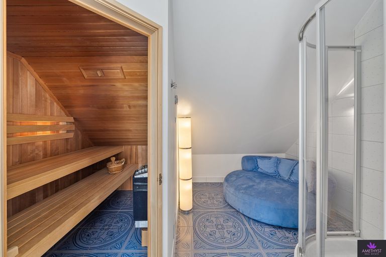 Privater Spa zuhause – mit Sauna, Relax-Zone, Dusche und Wanne