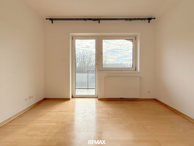 Zimmer 2 mit Balkonzugang