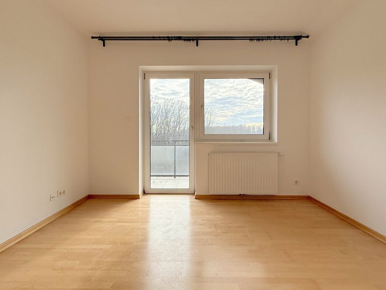 Zimmer 2 mit Balkonzugang