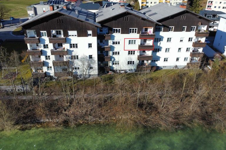 Lage im Haus (Drohnenaufnahme)