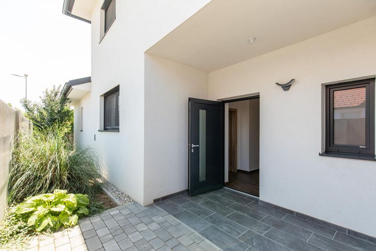 4 Haus Eingang Detail