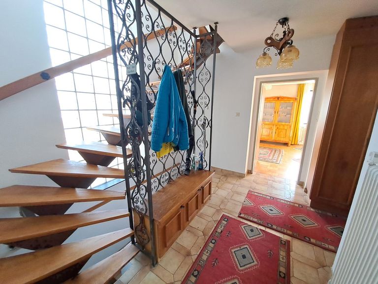 Aufgang ins Obergeschoss