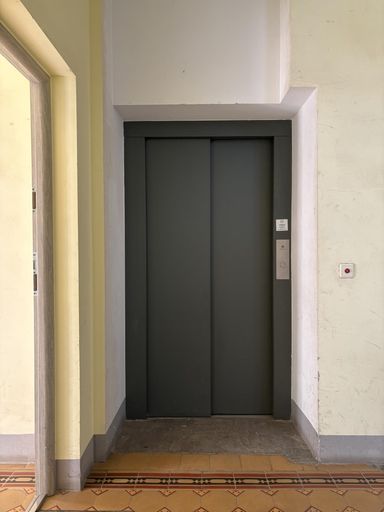 7 Aufzug