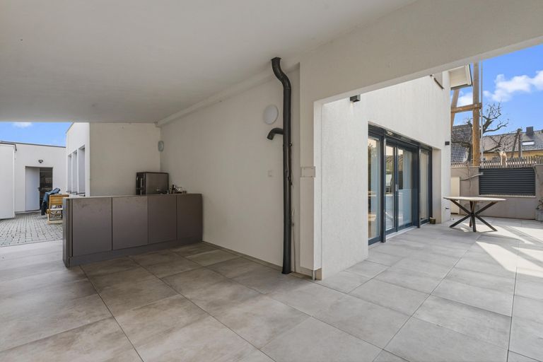 Outdoor Kitchen