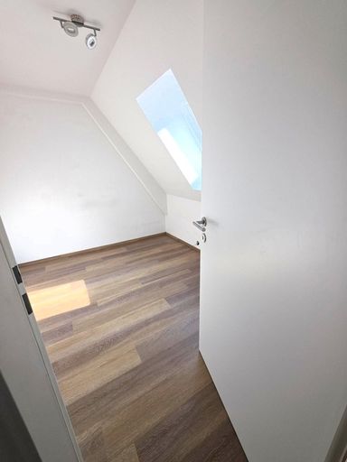 20260304_120948_resized