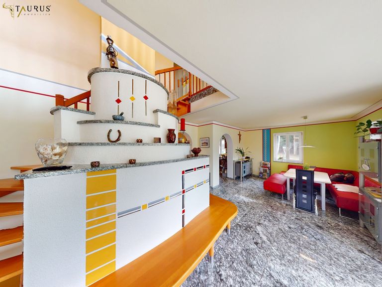 EG Kachelofen und Essbereich