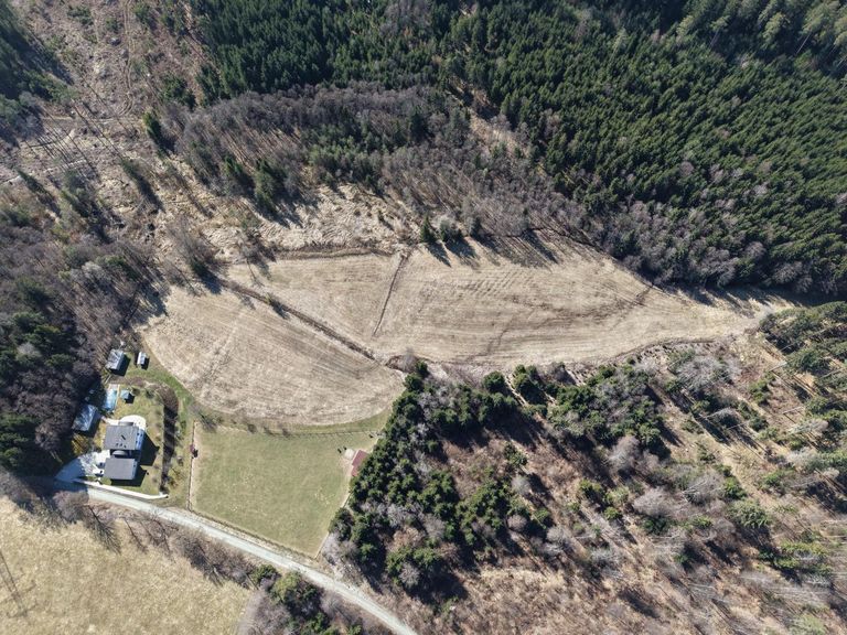 Vogelperspektive - Gebäude und Grundstück