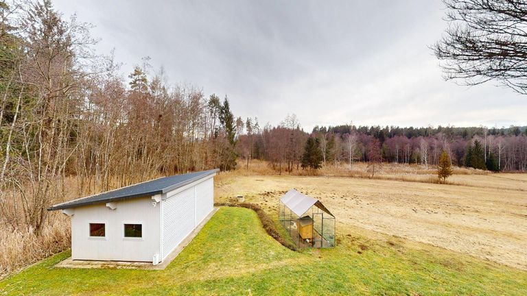 Nebengebäude 3 / Stall + Hühnergehege