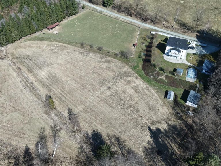 Vogelperspektive - Gebäude + Teil d. Grundstücks