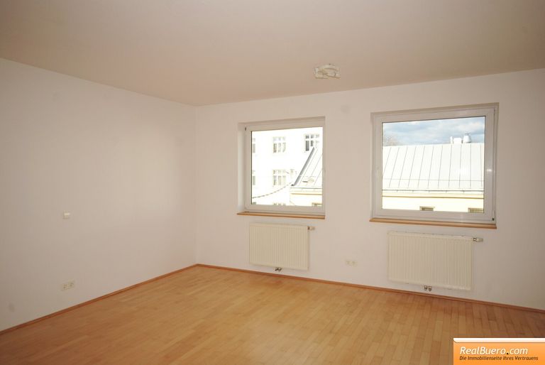 Wohnschlafraum - straßenseitig