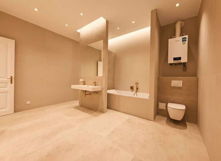 High-end Badezimmer: Wanne + Walk-In-Dusche