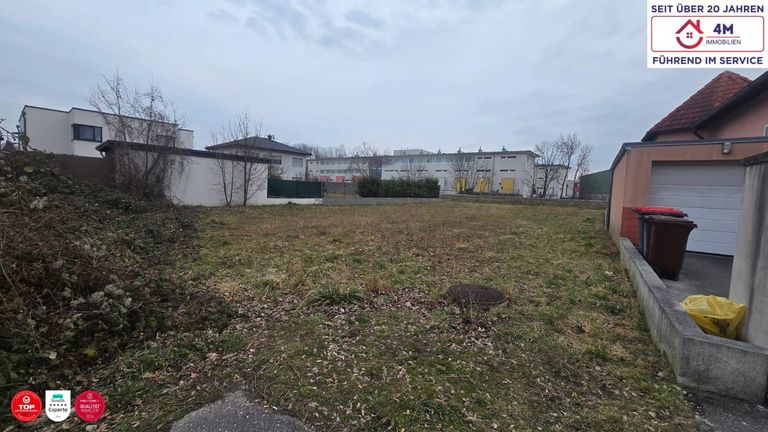 Grundstück eventuelle Einfahrt