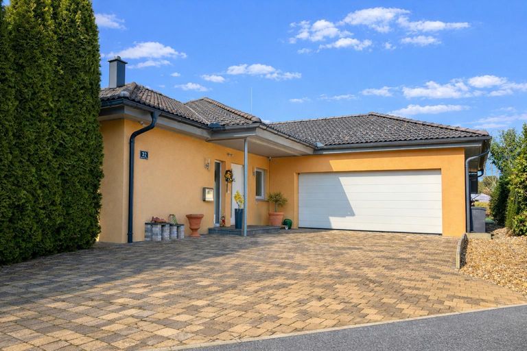 3_Garage_KI bearbeitet