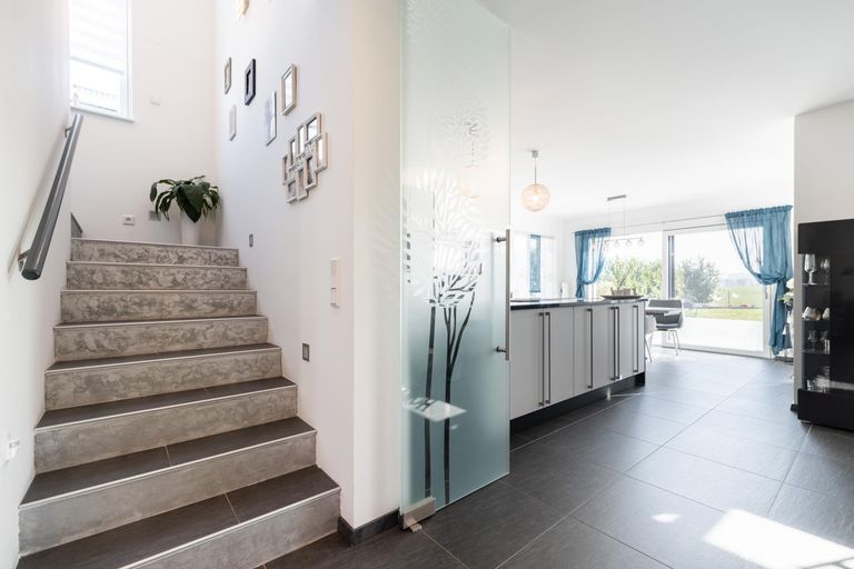 15 Stiegenaufgang zu OG