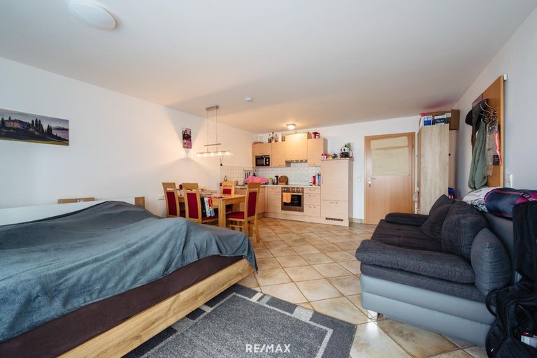 Wohn-/Koch-/Ess-/Schlafbereich